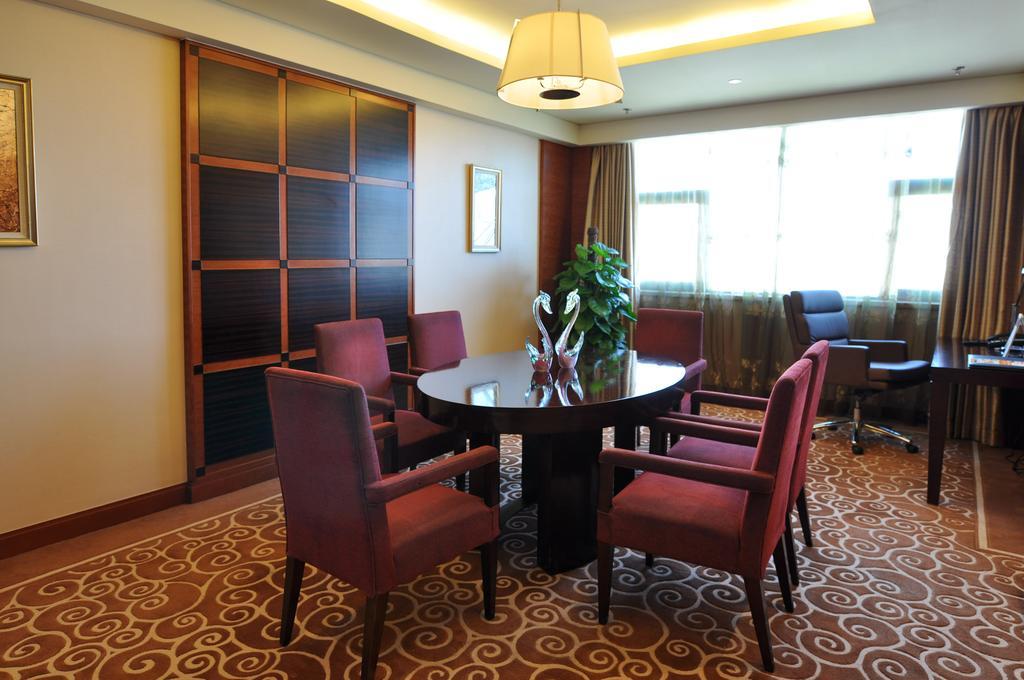 Howard Johnson Caida Plaza שנגחאי מראה חיצוני תמונה